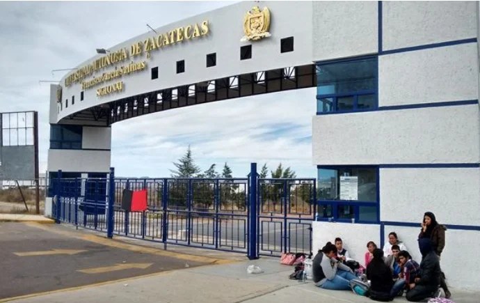 UAZ realizará examen en línea para ciertas carreras.