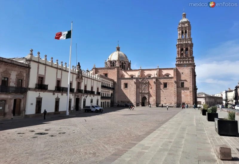 Plaza de Armas al borde del colapso.