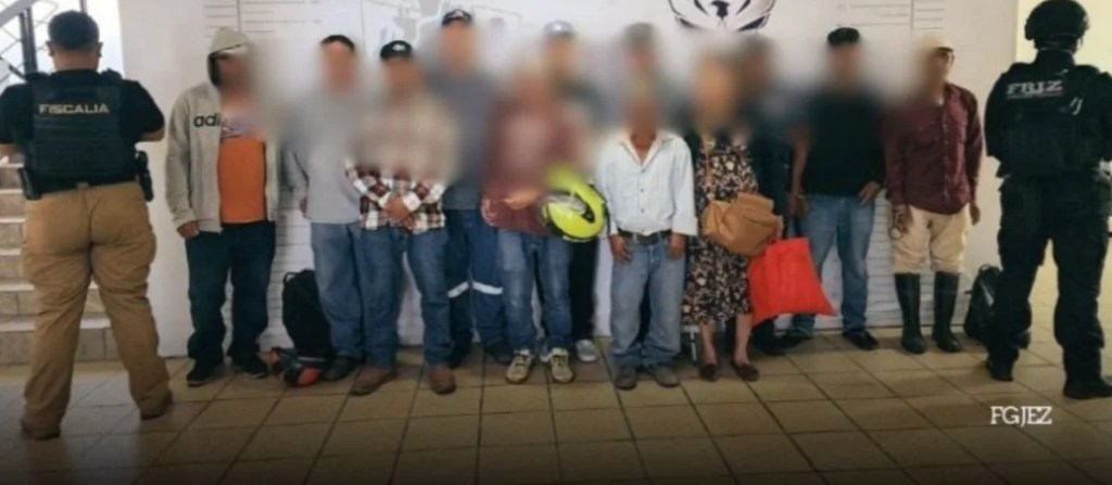 Los detenidos tras rescatar a 17 mujeres en hoteles de Fresnillo.