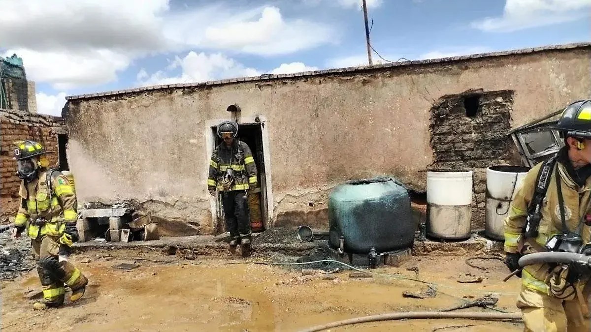 Explosión en vivienda de Guadalupe revela red de huachicol en Zacatecas.