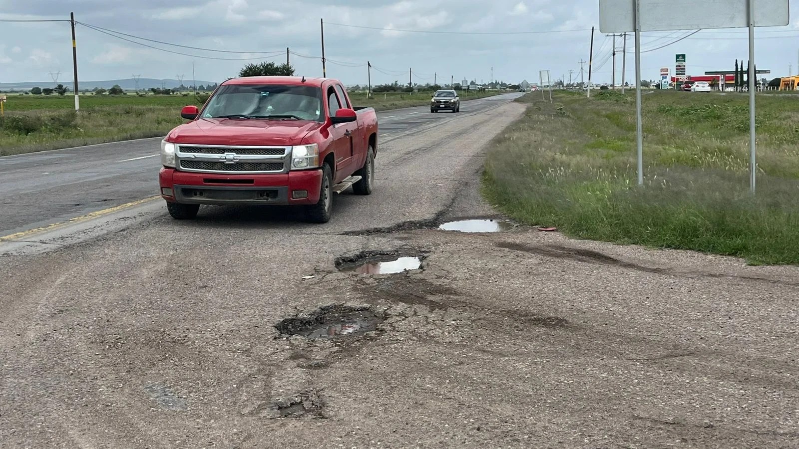 Las carreteras federales 45 y 49 están en pésimas condiciones.