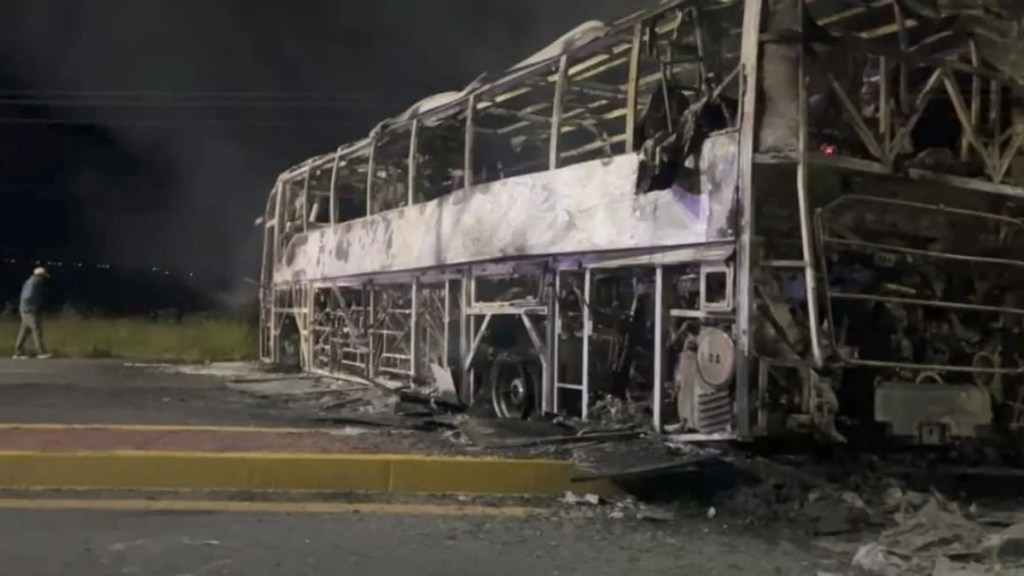 Transportistas reclaman pérdidas millonarias por incendio de unidades.