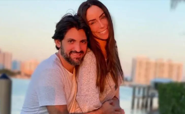 Víctor Álvarez Puga e Inés Gómez Mont.